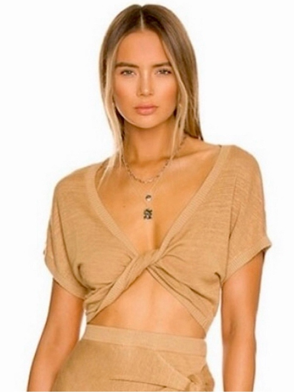 L*Space Riley Top Twist Front Cropped Sweater
Size Small Toffee/Tan